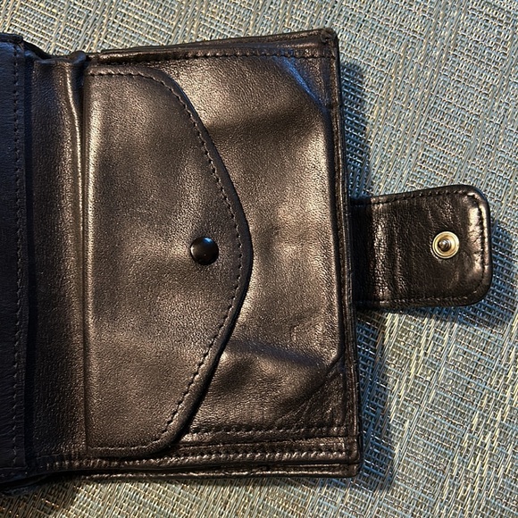 ‘CC’—BLACK LEATHER WALLET - Picture 5 of 6